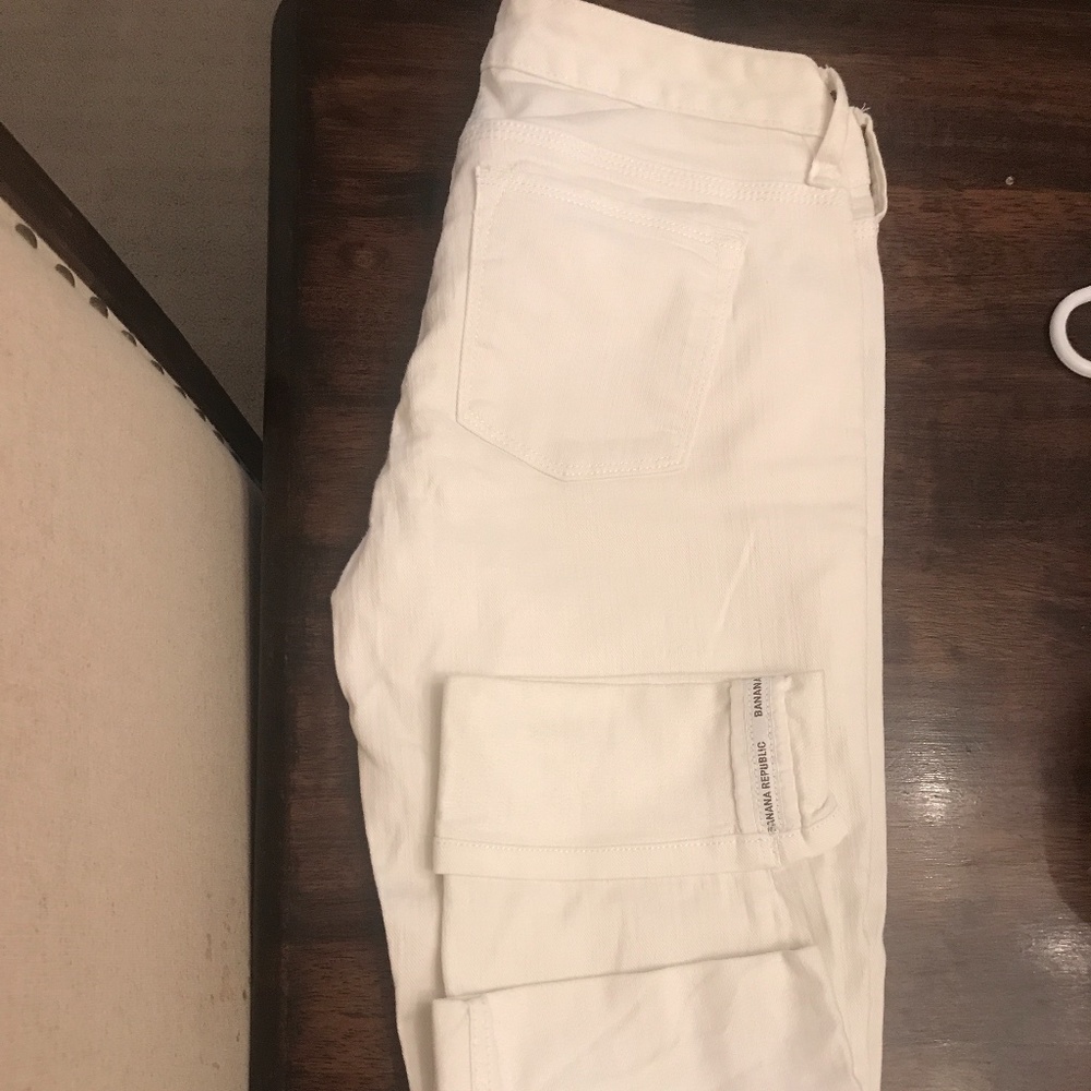 Banana Republic White Capri Jeans
